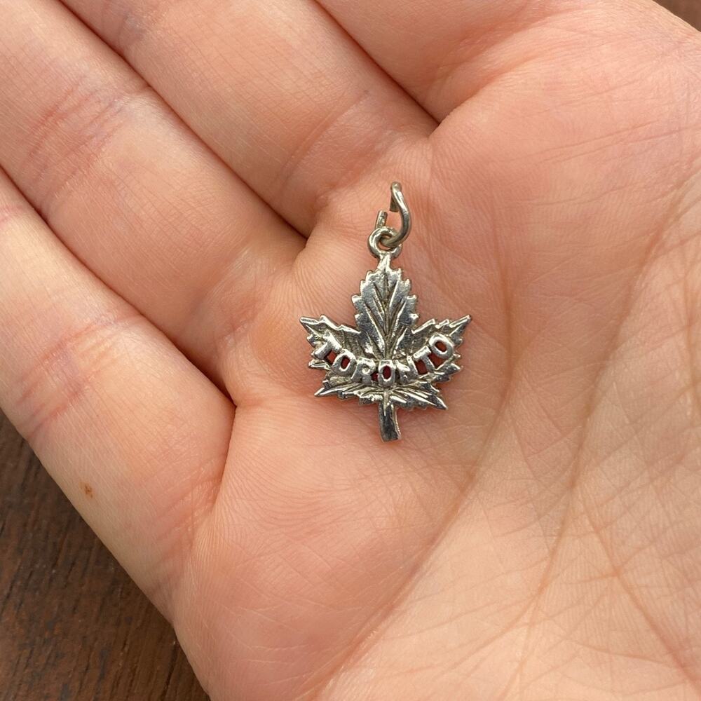 Vintage 925 Sterling Silver "Toronto" Canada Maple Leaf Pendant Bracelet Charm